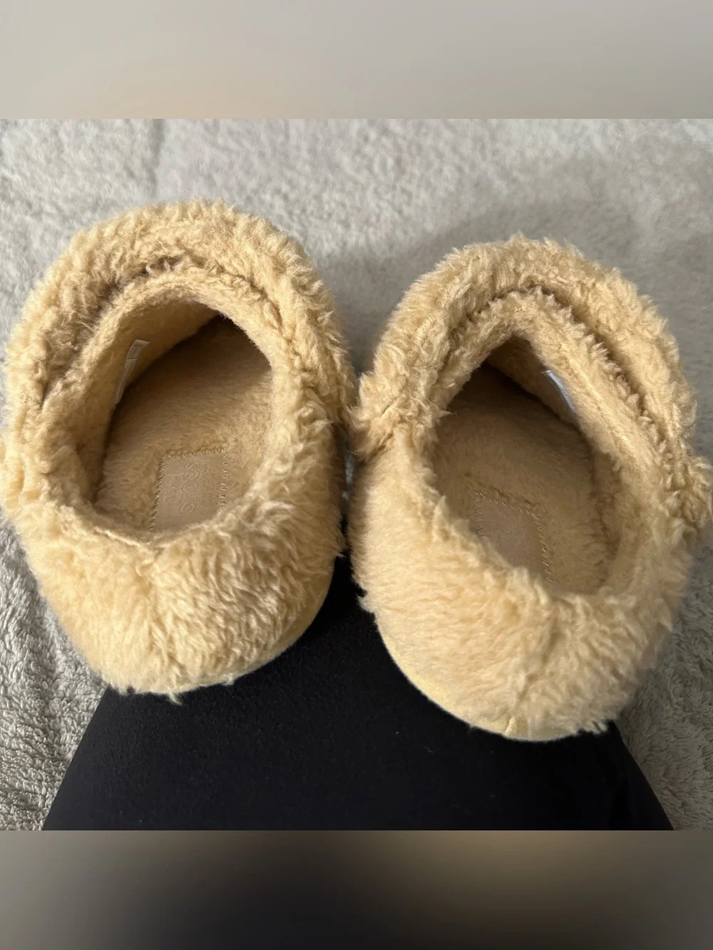 CROCS Cozzzy Slippers Kids’ Size 11C